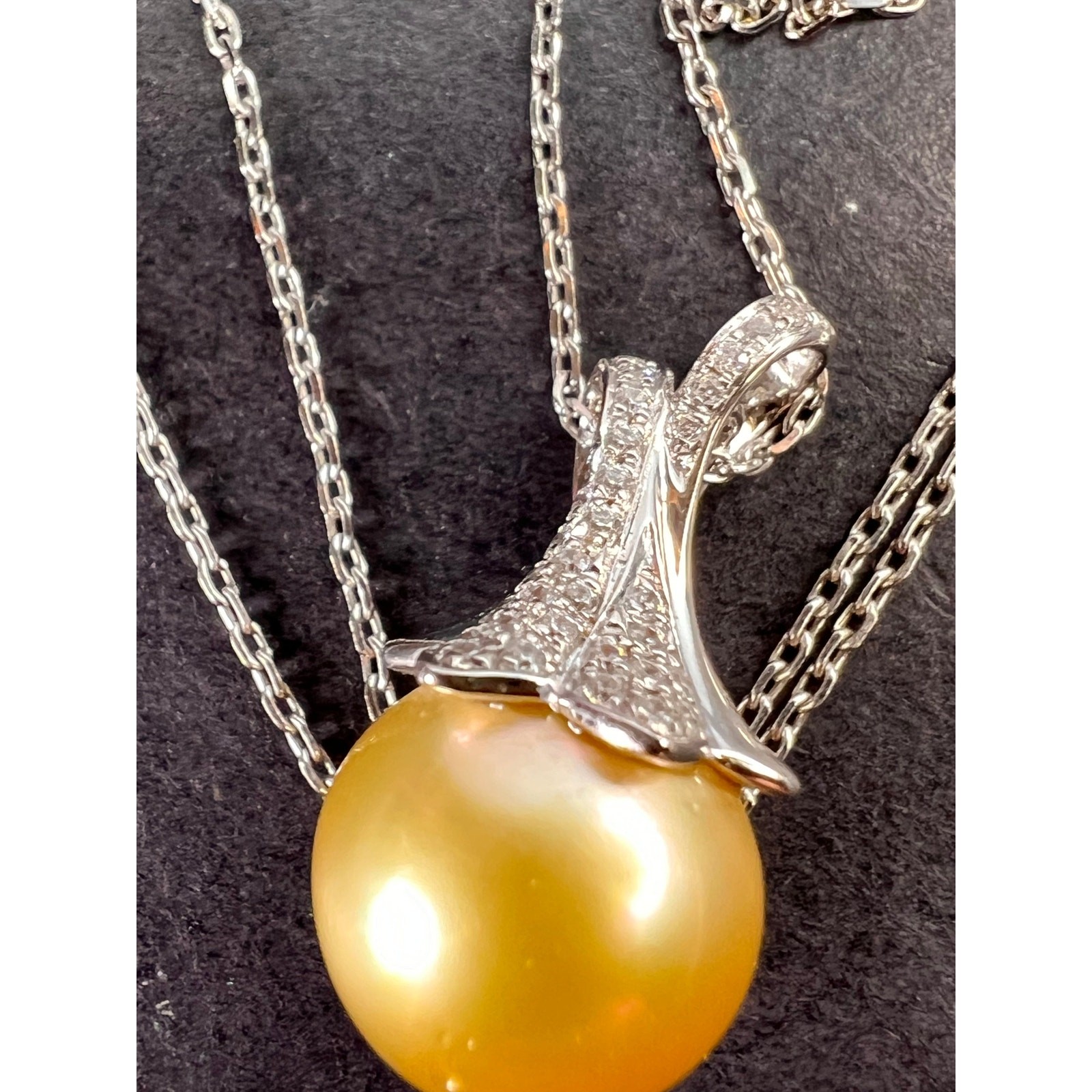 South seas pearl pendant and chain in sterling silver