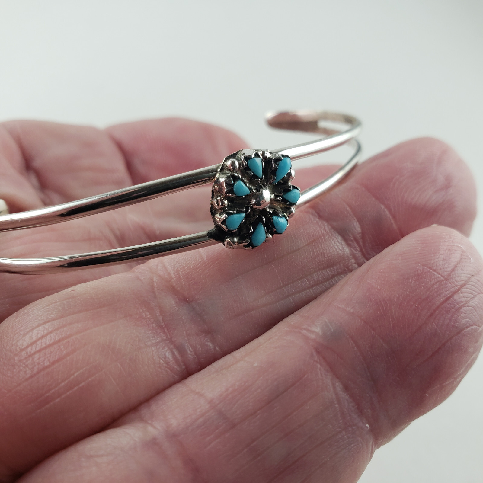 Sterling Small Cuff Bracelet Petti Point Turquoise Southwest 3.7g [7825]