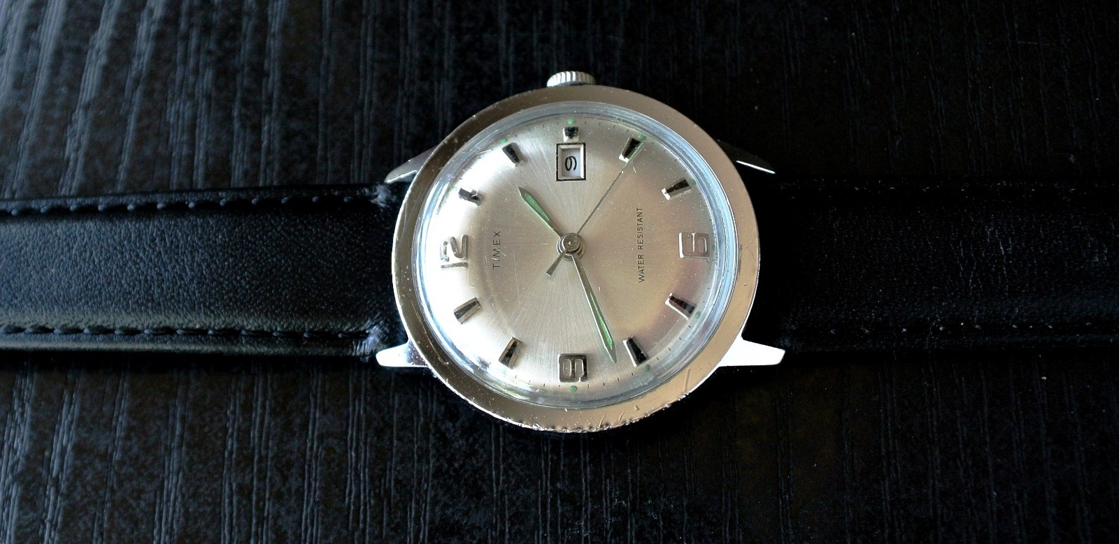 VINTAGE TIMEX 1969 SPORT DATE MECHANICAL WIND UP MEN’S SILVER BLK LEATHER WATCH