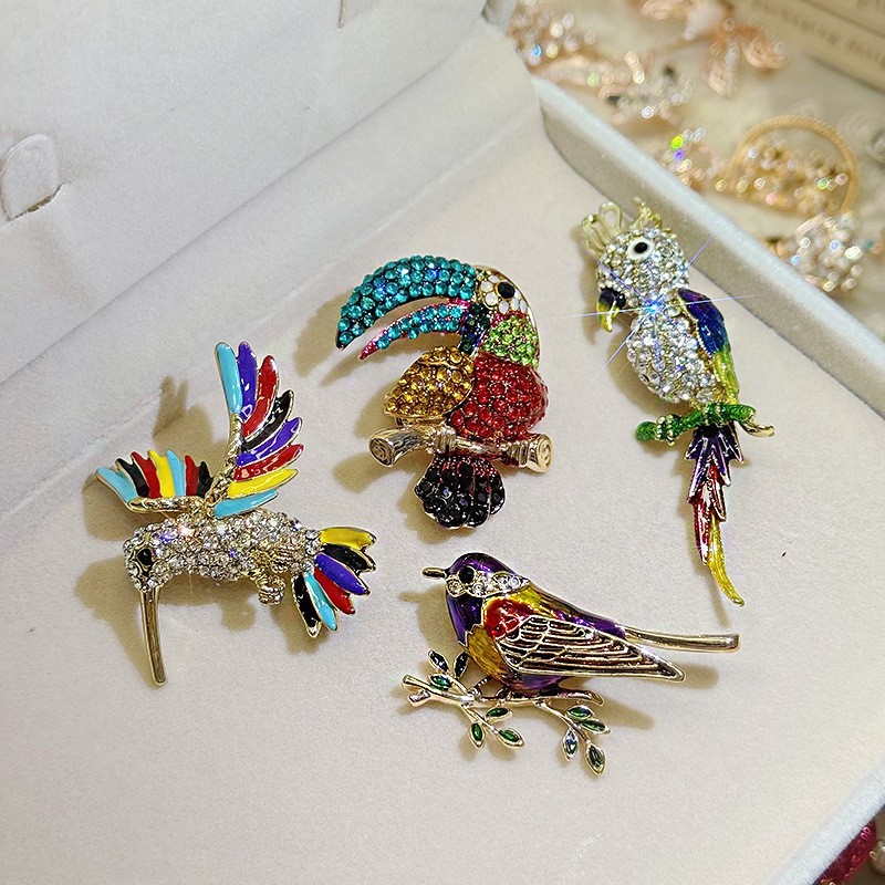wholesale 20pcs Mix Design Vintage Brooch Pins Lot Enamel Crystal Pearl Resale