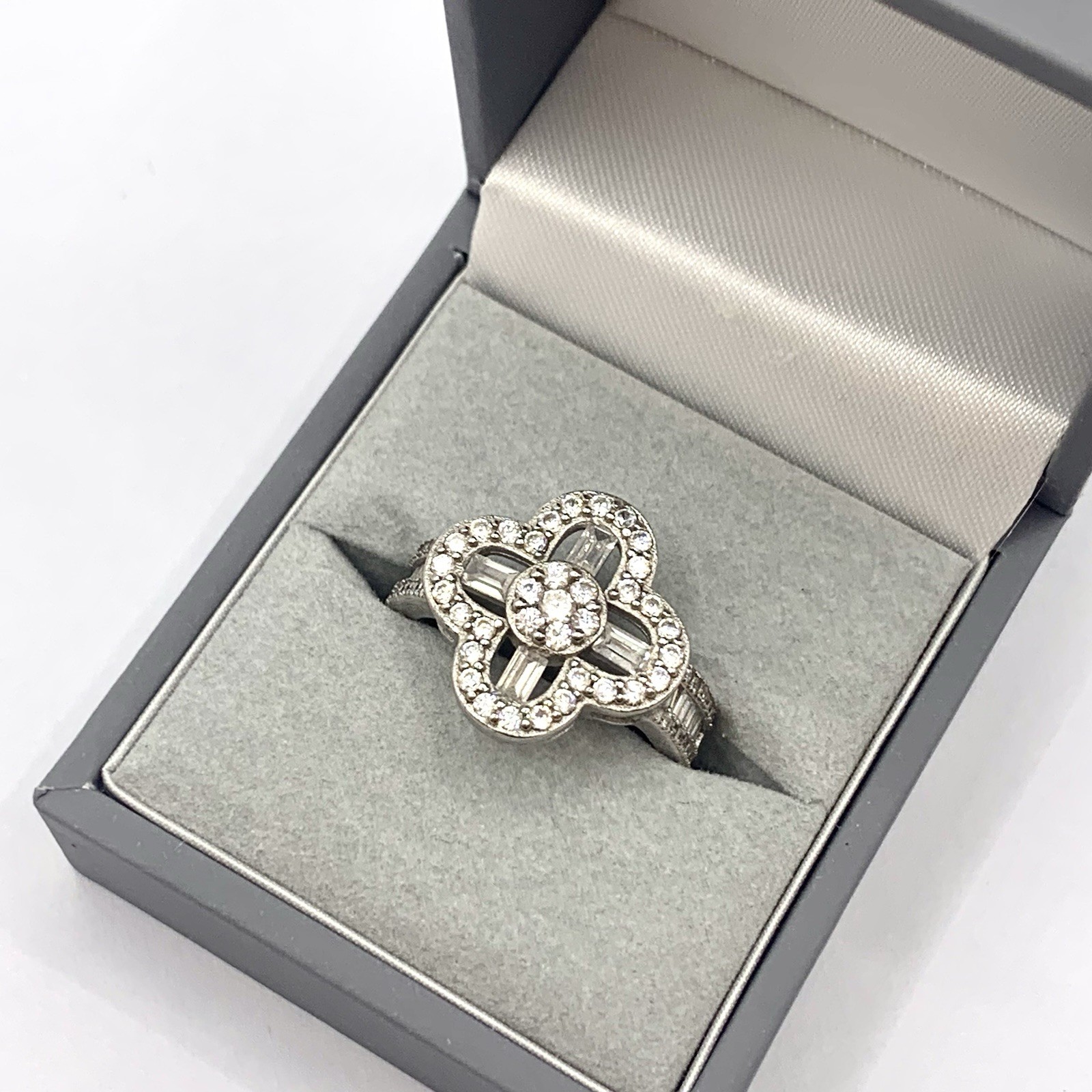 CZ Cluster 925 Sterling Silver Ring Ornate Flower Round Baguette Cut – Size P