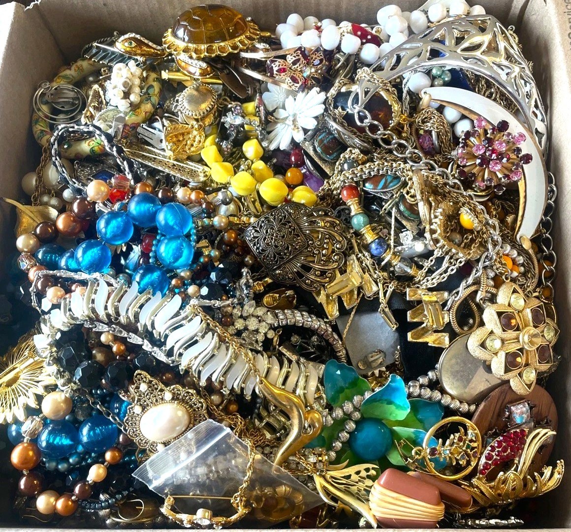 Tangled Jewelry Lot 3 Lbs Unsorted Unsearched Vintage & Modern Junk & Resale