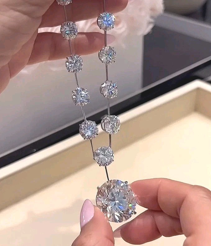 HUGE & RARE 86 Ct Certified Treated Gorgeous White Diamond Necklace, 925 Silver