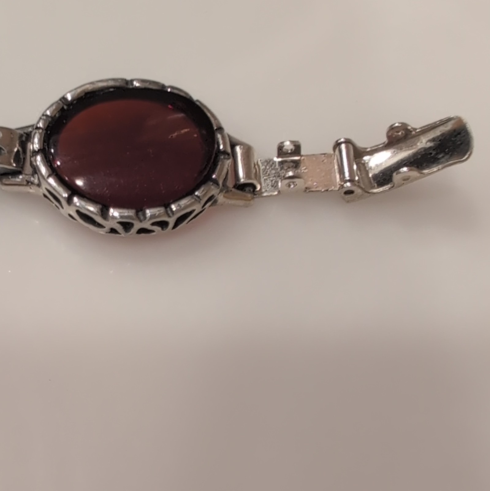 925 Sterling Silver Link Bracelet Oval Cabochon Bezel Red Stones 8 in