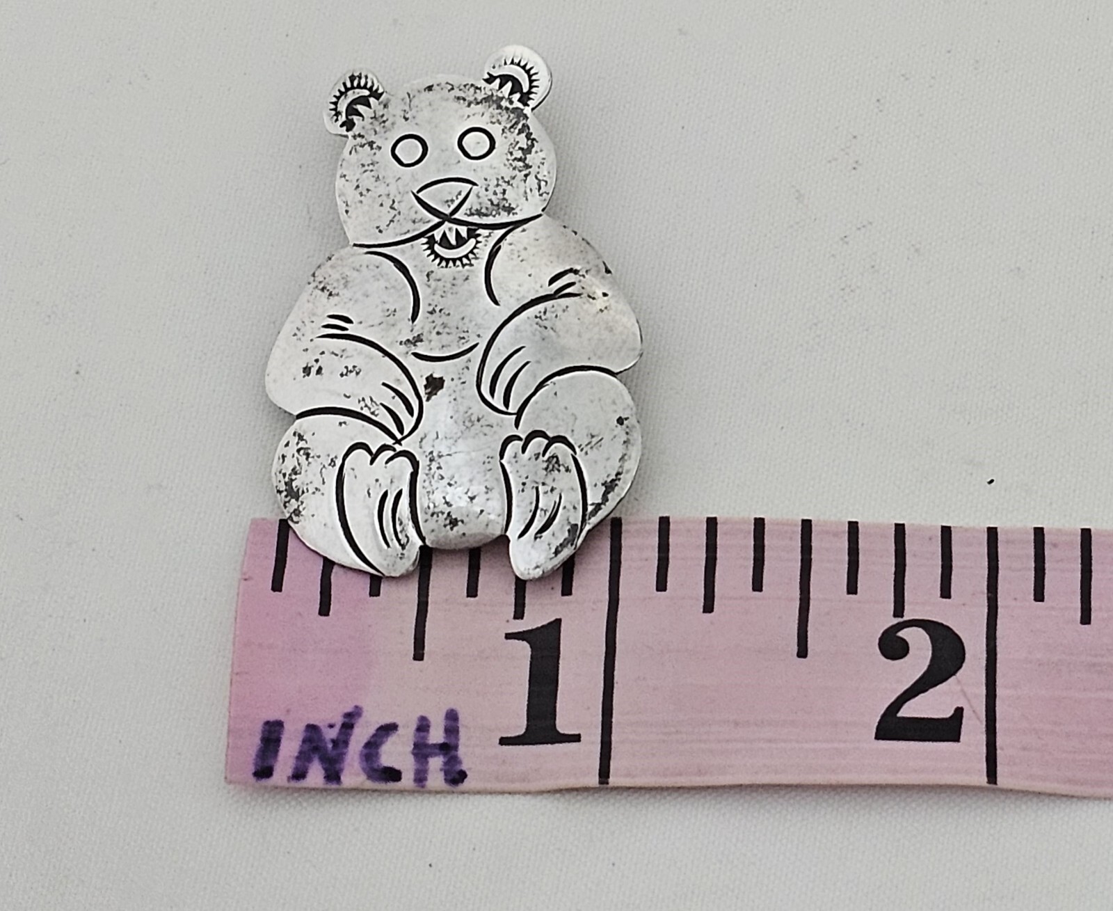 Sterling Silver Bear shape Native American Vintage Brooch Marked RP 1 1/2″