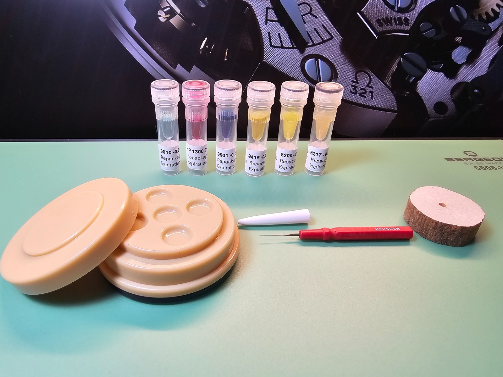 Moebius Watch Oils Kit: Bergeon Oiler, Oil Dish, Repackaged Oils 0.2ml