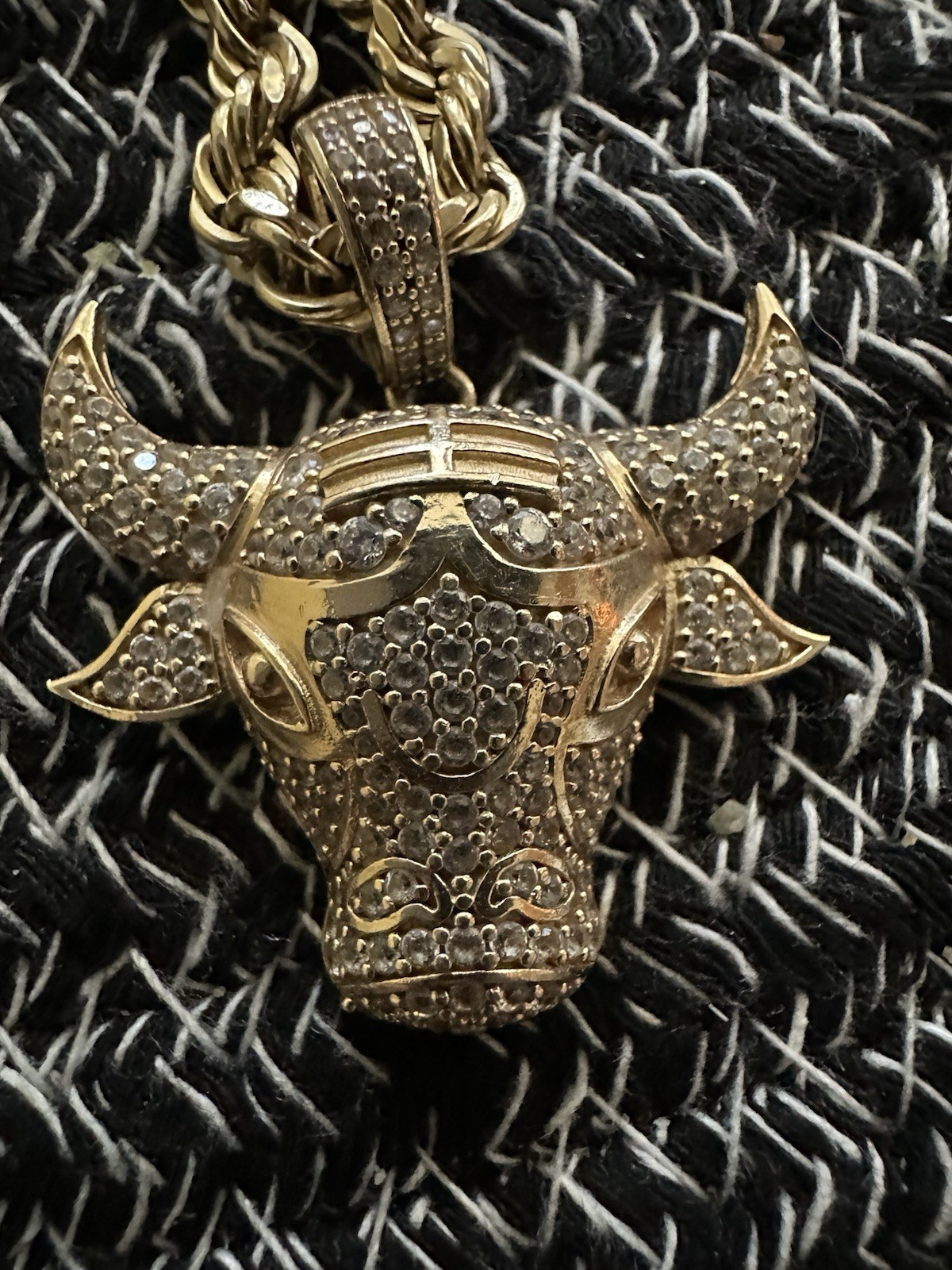14k Solid Bullhead iced