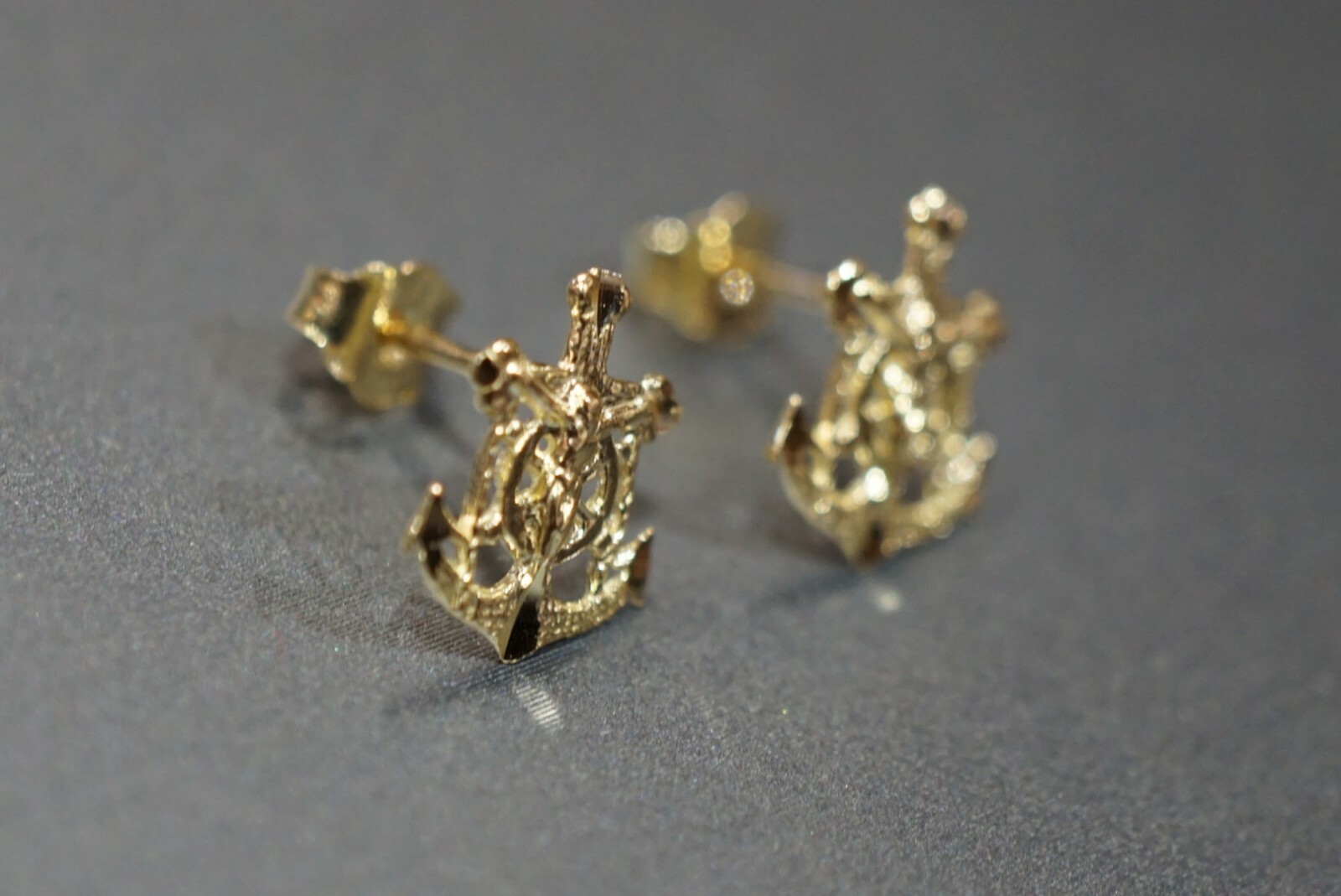 14K Solid Yellow Gold Diamond-Cut Jesus Anchor Stud Earrings.