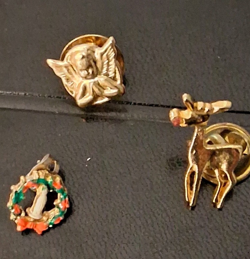 Gold Tone Metal Pin & Brooch Mixed Lot of 3, Fashion Jewelry Unisex Adults