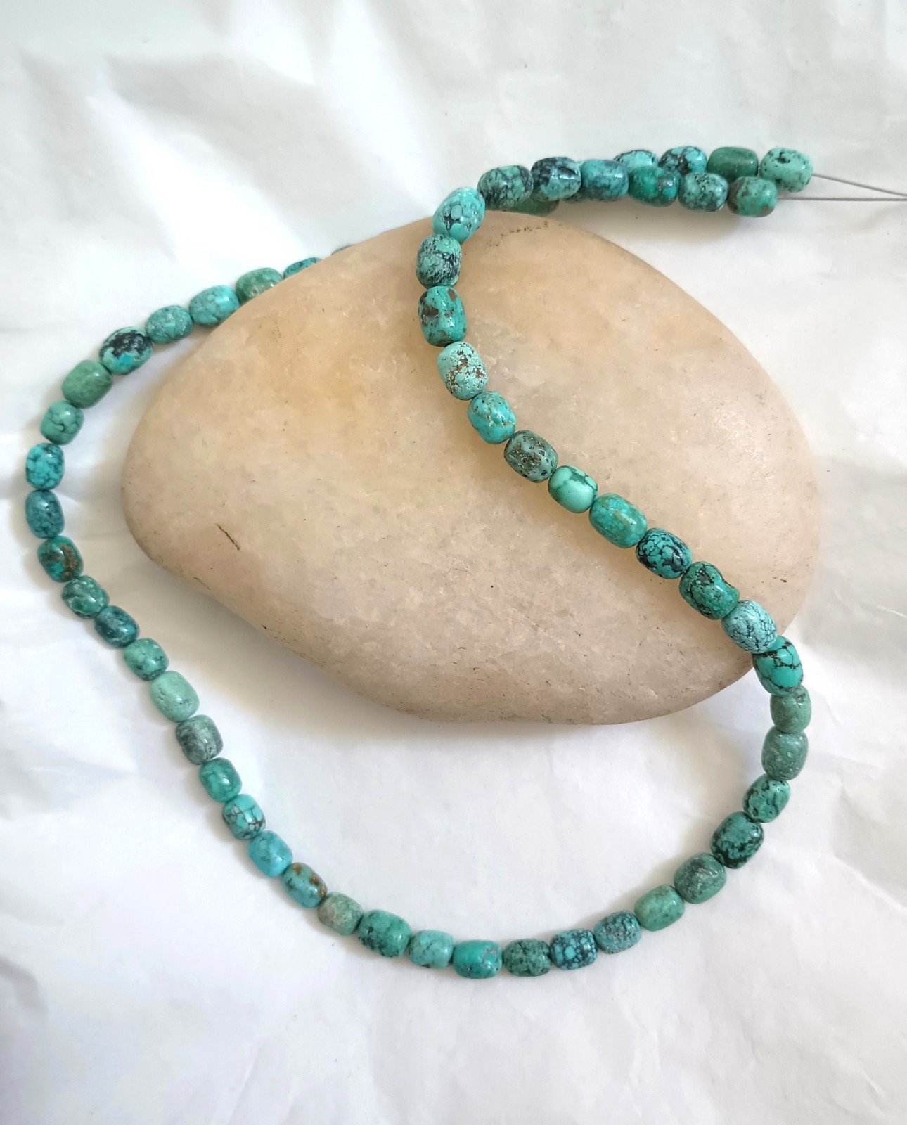 OLD STOCK HI-GRADE HUBEI TURQUOISE 5-6 x 7-8MM BARREL BEADS – 17.75″ – 3341E