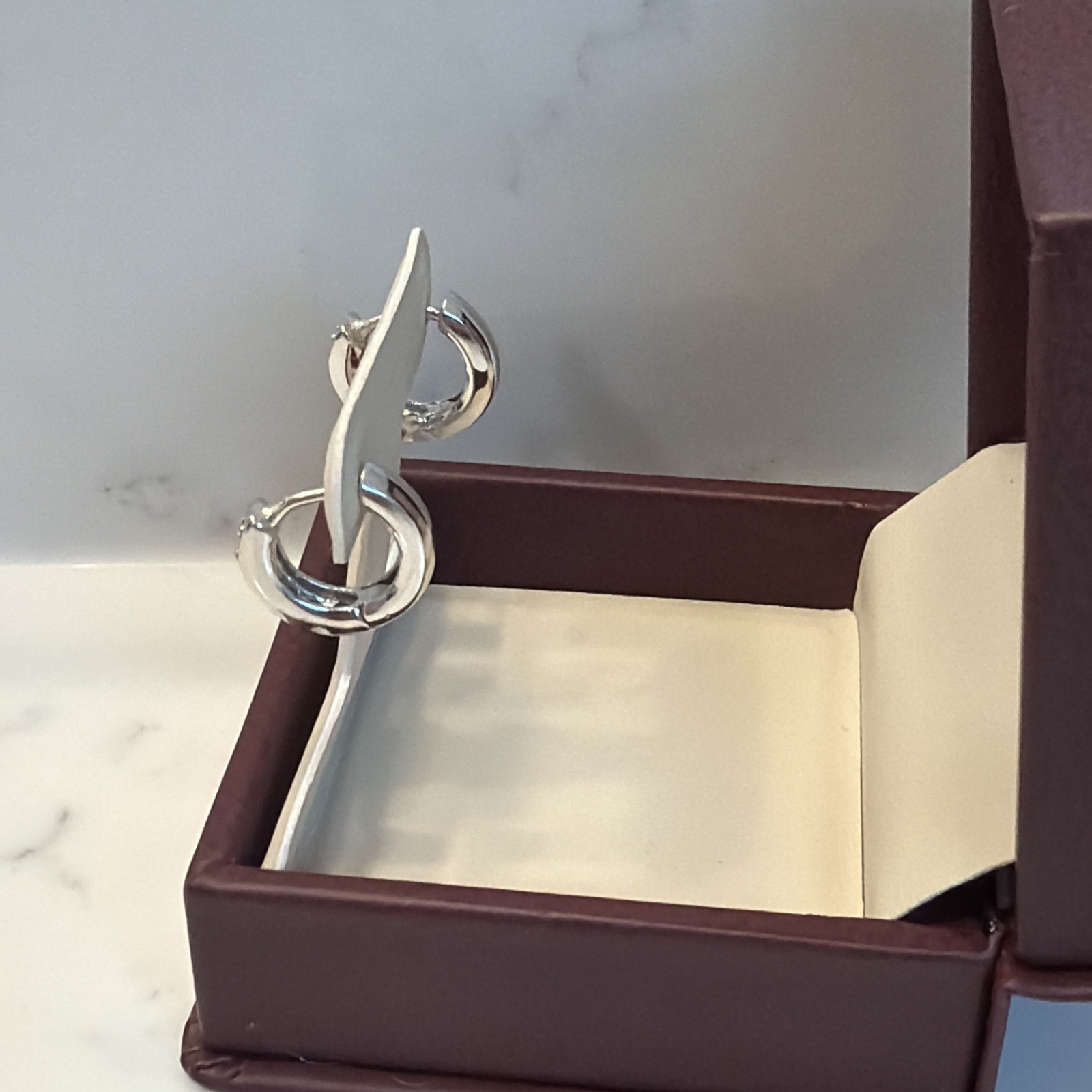 Round Petite Blue Diamond Huggies Hoop Earrings 0.30ctw 14K White Gold JP:12527