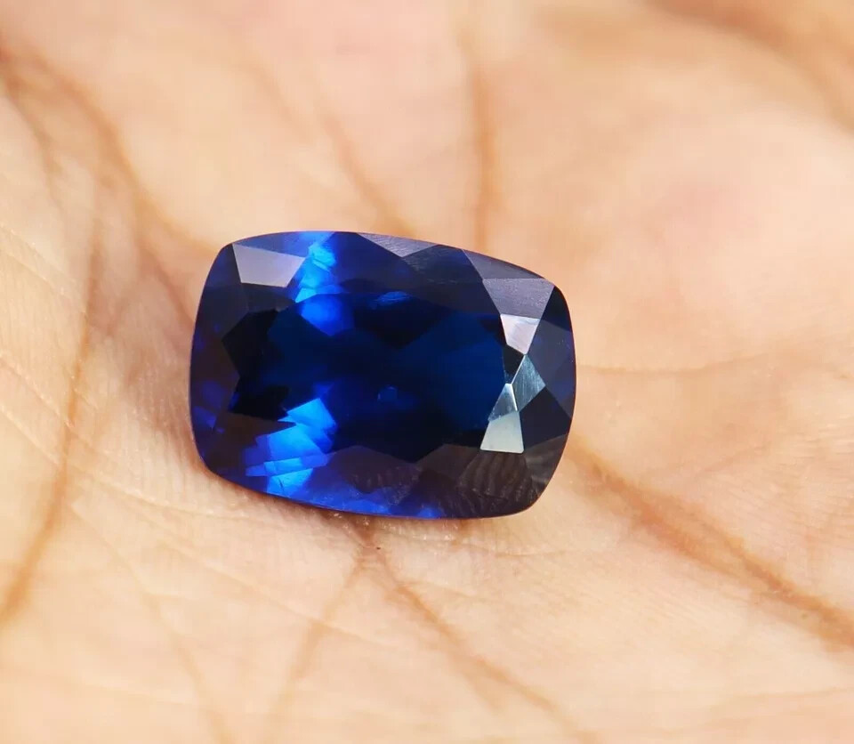 Natural Flawless Cushion Cut 7.65 Ct Blue Sapphire Certified Loose Gemstone