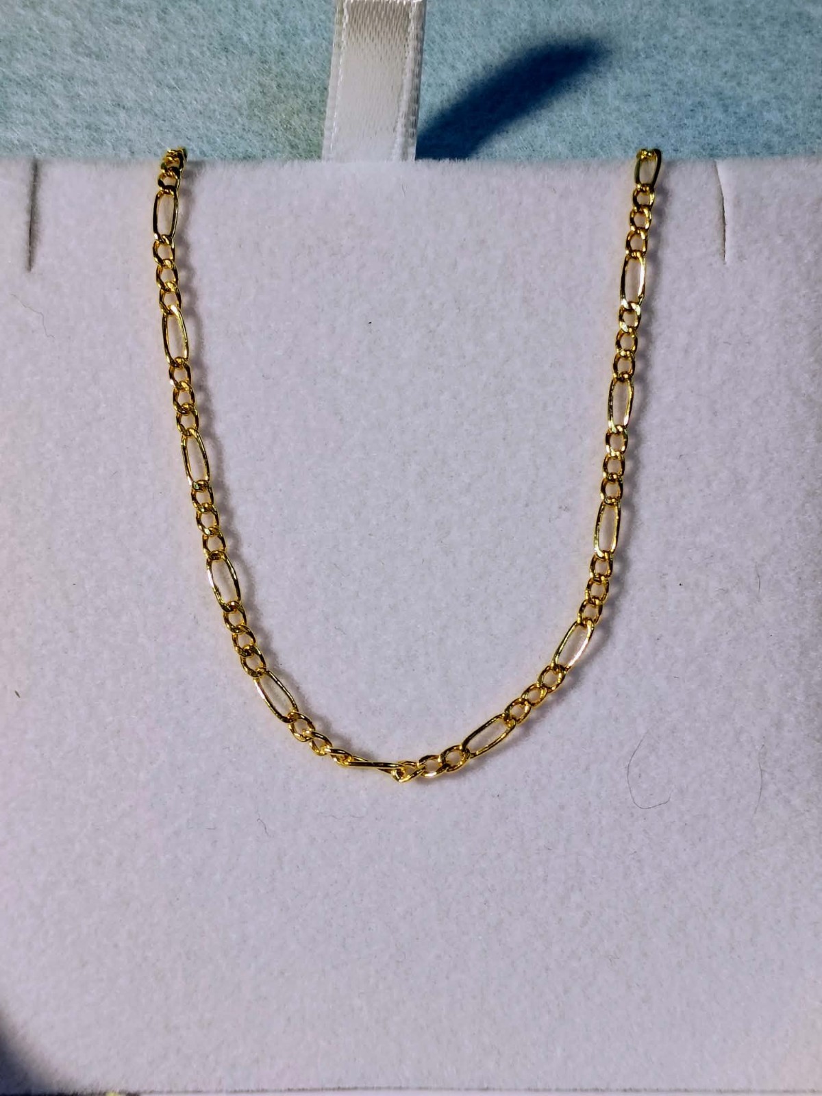 10K Yellow Gold Figaro Link Chain Bracelet – 6 Inches / 0.7g / Spring Ring Clasp
