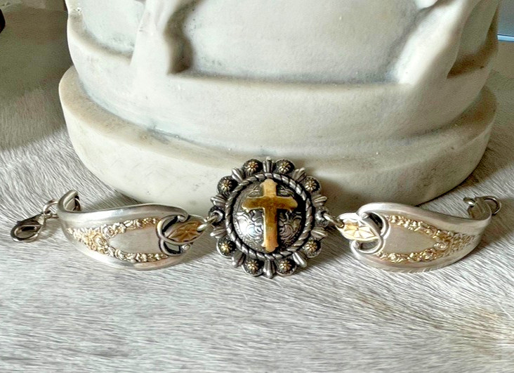Antique Silverware Womens Bracelet 7 x 1 1/4 in Cross Concho Lobster Silver Gold