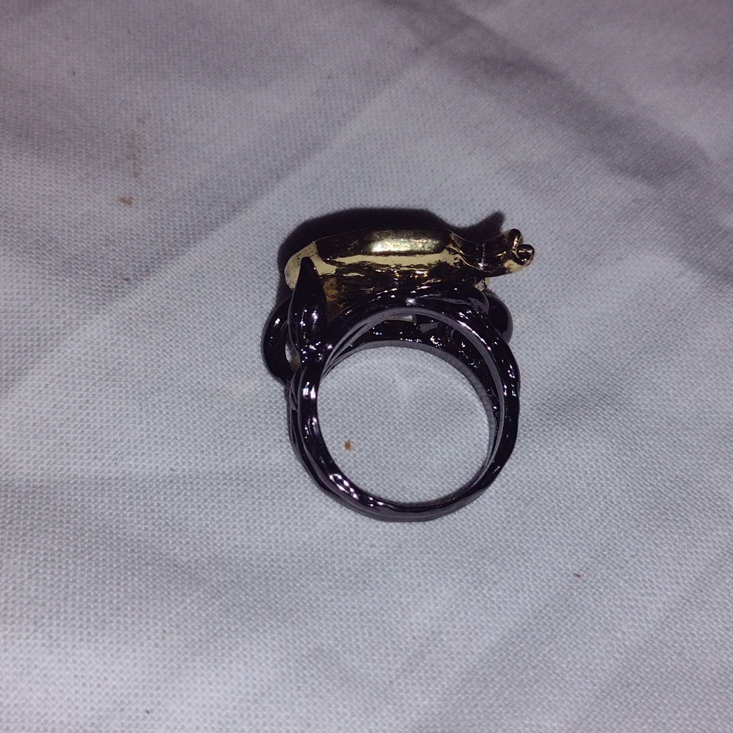 Red Crystal Cluster ring Black & Gold Tone Metal Size 7