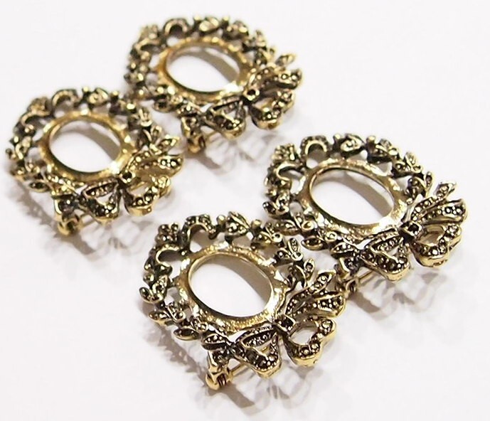 4 of 25x18mm Antique Gold Heart Wreath Pin/Brooch or Pendant Settings, Nice