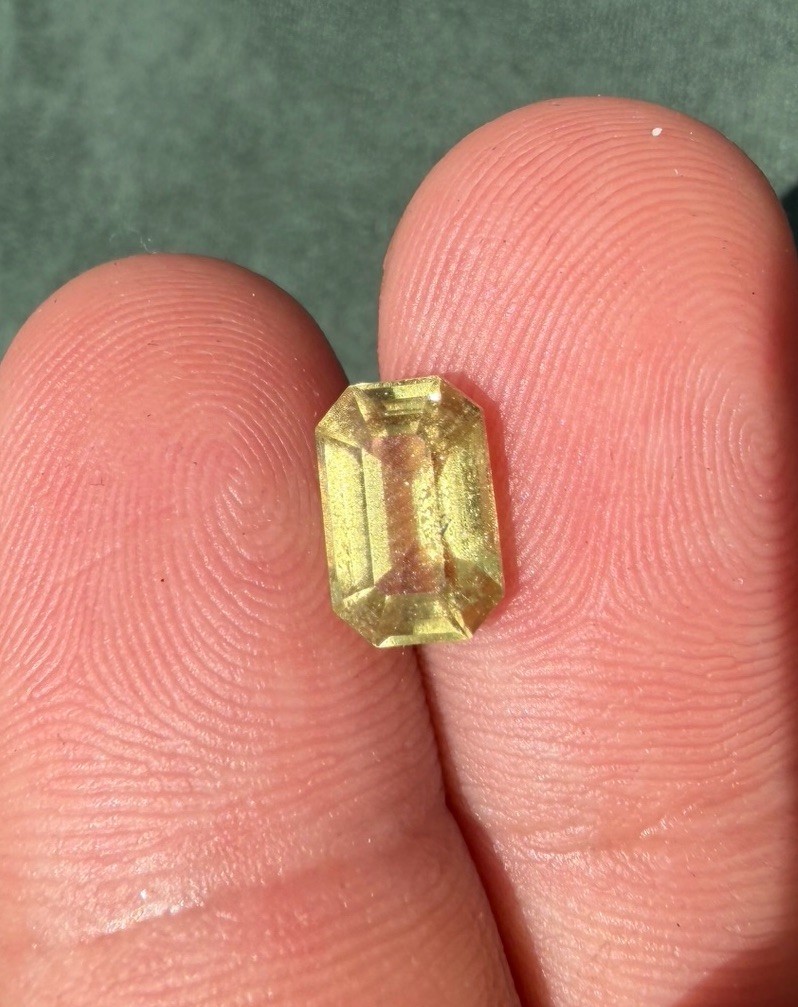 2.61 ct Golden Yellow Emerald Cut Sapphire | 9.4 × 6.1 × 4.5 mm