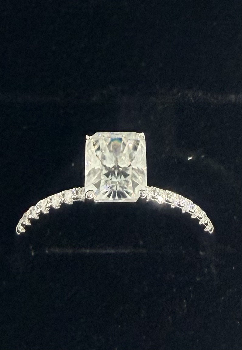 Radiant Cut 1.67 Moissanite Engagement Ring Size 7 S925 Silver GRA Report