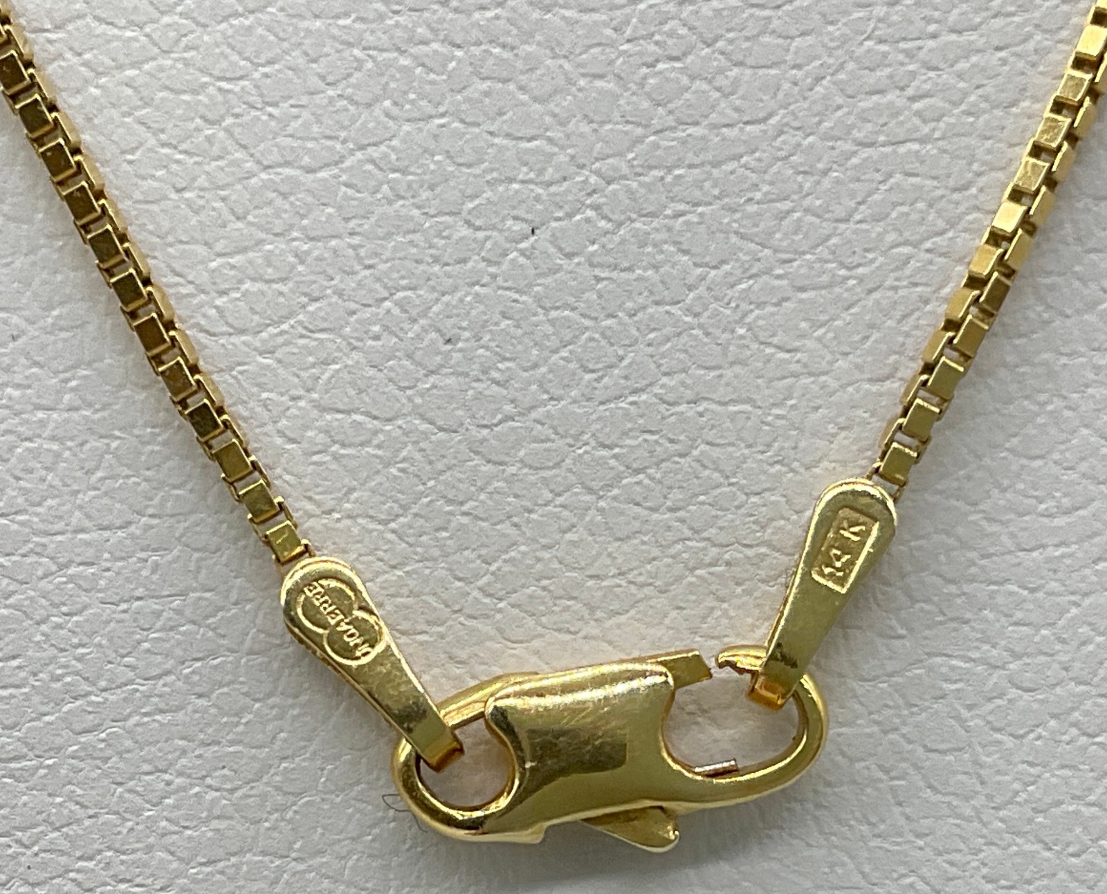 14k Gold Box Link Chain Necklace Unoaerre Italy 18in, 2.5g, 0.8mm