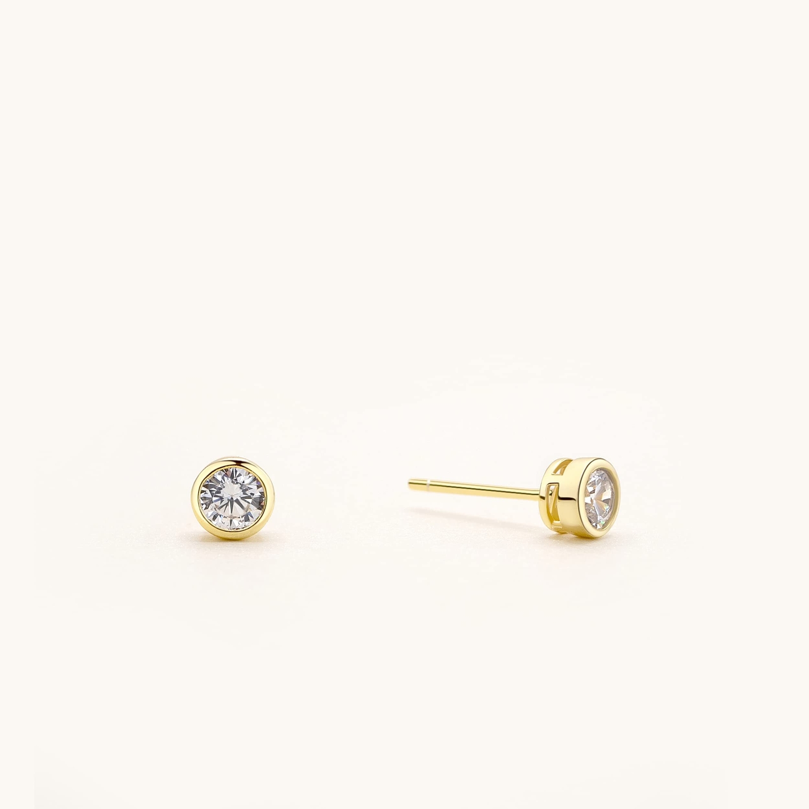 14K Gold Plated 925 Sterling Silver Cubic Zirconia Round Bezel Set Stud Earri…