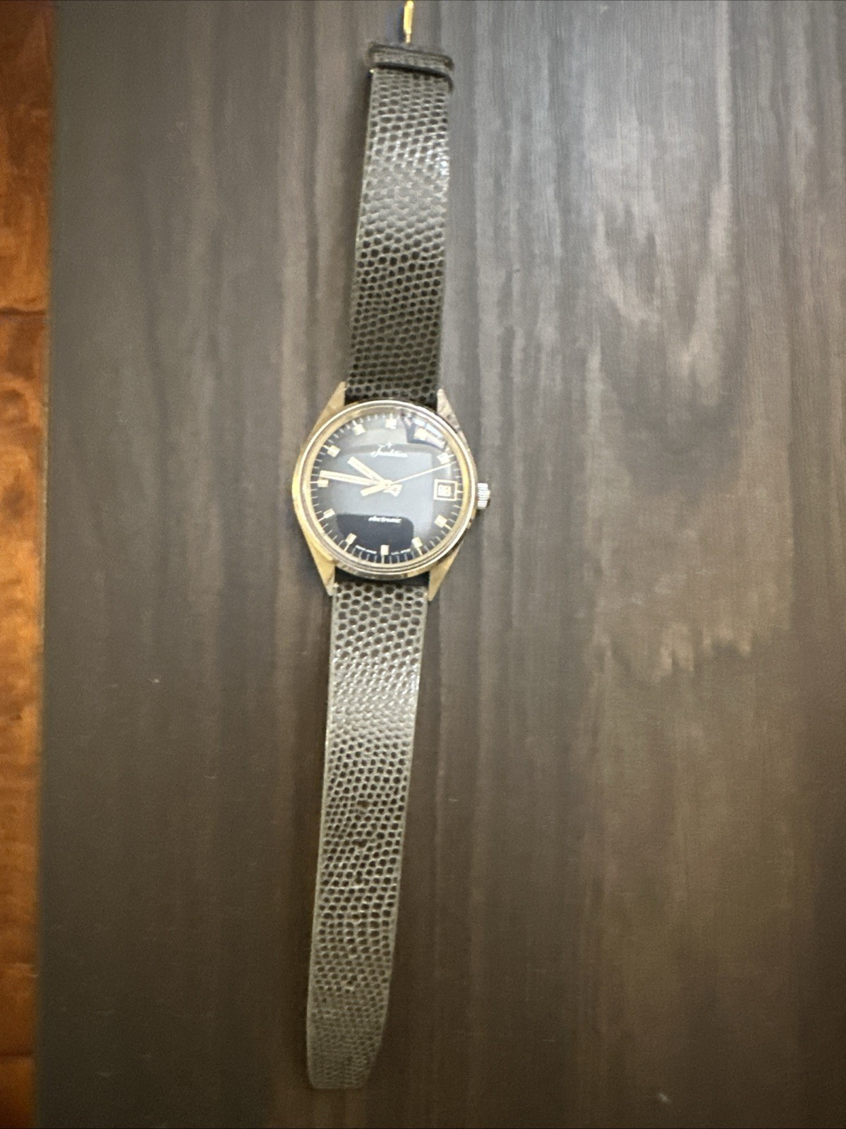 Traditional Electric Watch Men’s Working Perfect Beautiful Mucement Watch