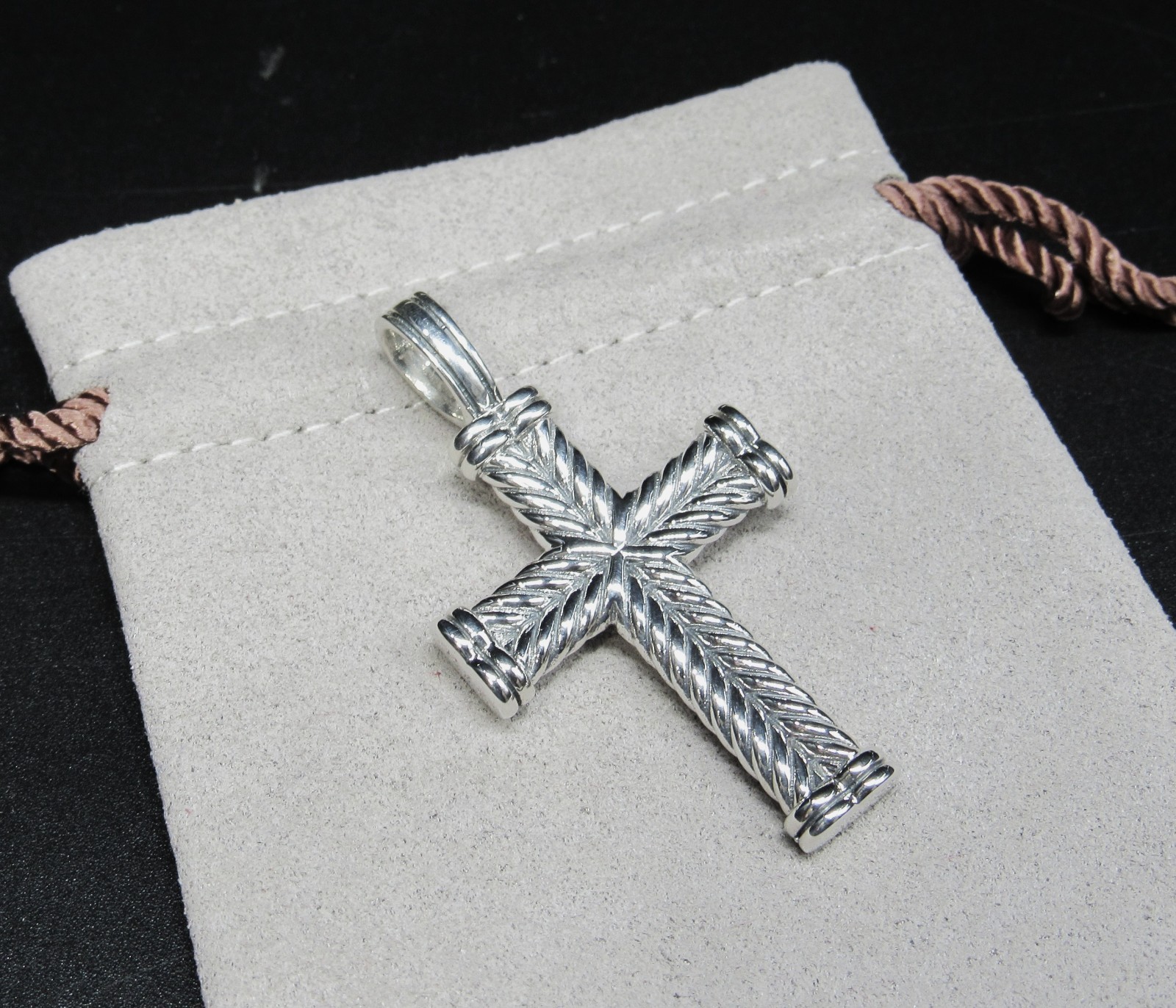DAVID YURMAN CROSS CHEVRON PENDANT
