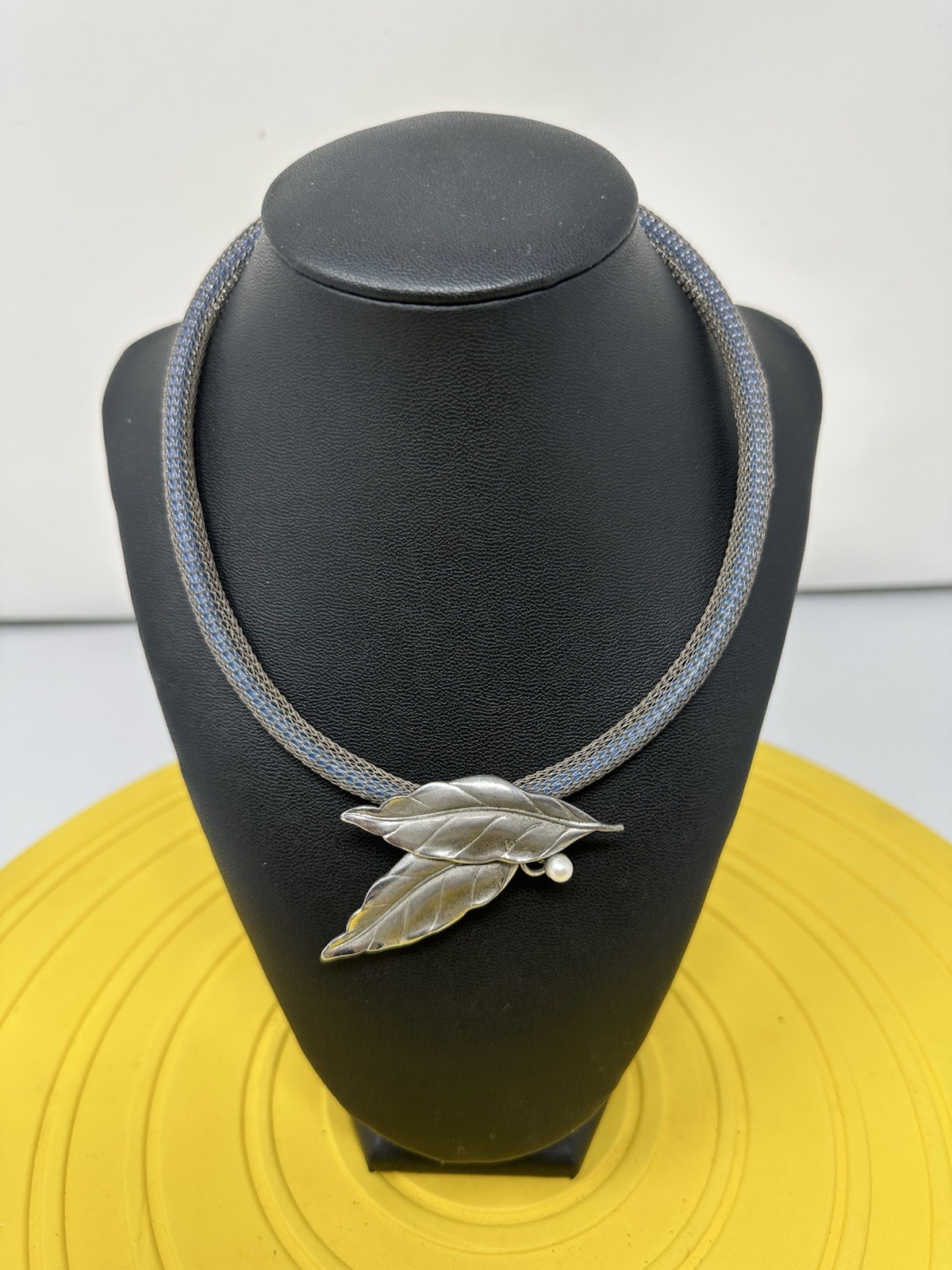 Sterling Silver Leaf Pendant Mesh Crochet Choker Necklace Elegant Chic 34g 16 In