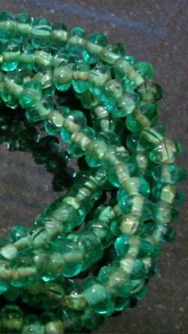 35 inch green transparent glass chip bead necklace bs136