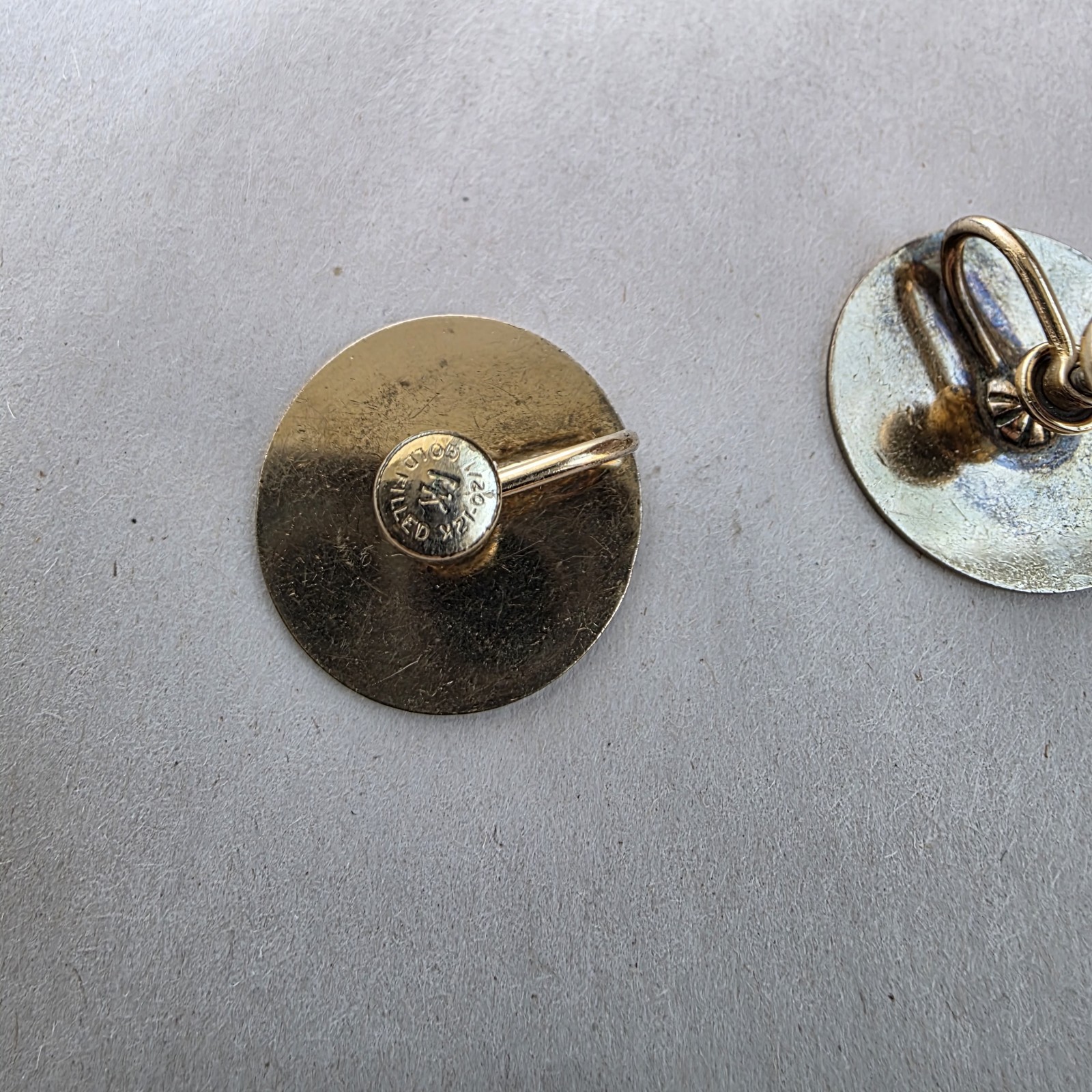MK Monogram Screw Back Earrings Gold Filled 1″ Coin Round Old Money Signed Vtg