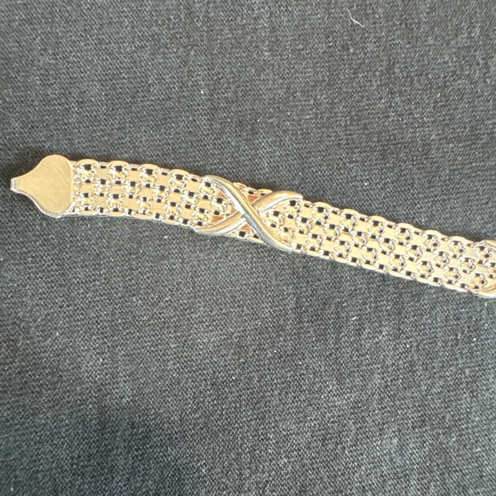 Silver .925 Stretch Bracelet Size 7 1/2 With X Design ￼