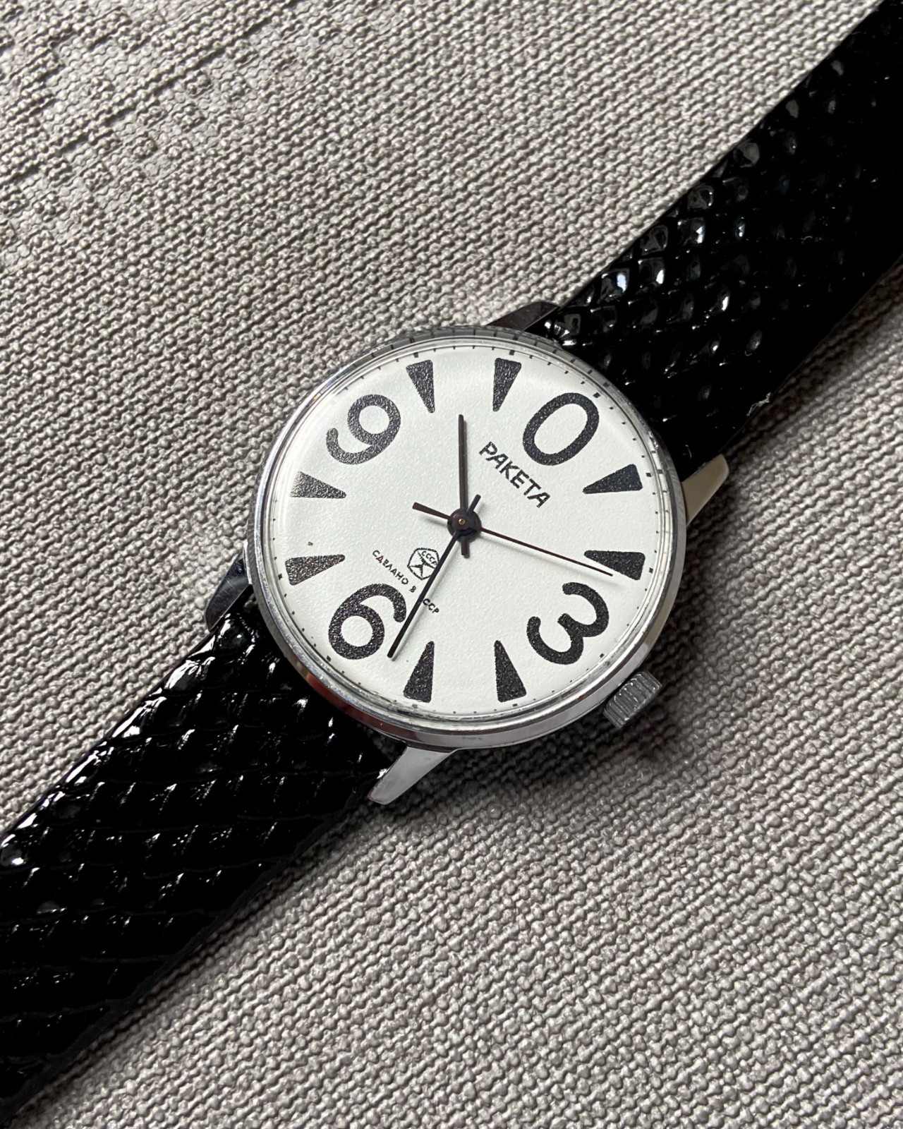 RAKETA BIG ZERO Vintage Soviet Mechanical Men’s Wristwatch