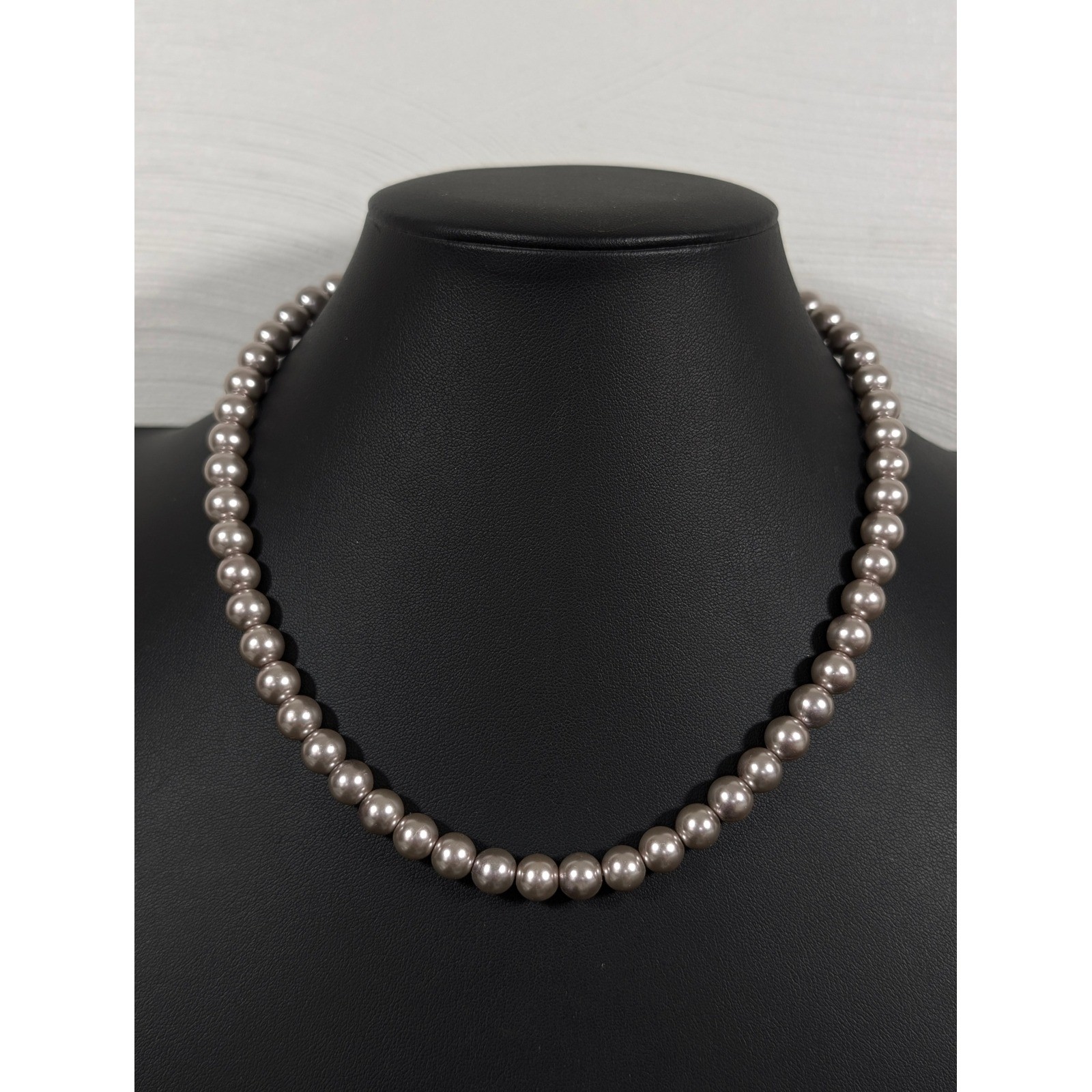 Gray Glass Faux Pearl Necklace 17″ Single Strand Barrel Clasp Classic