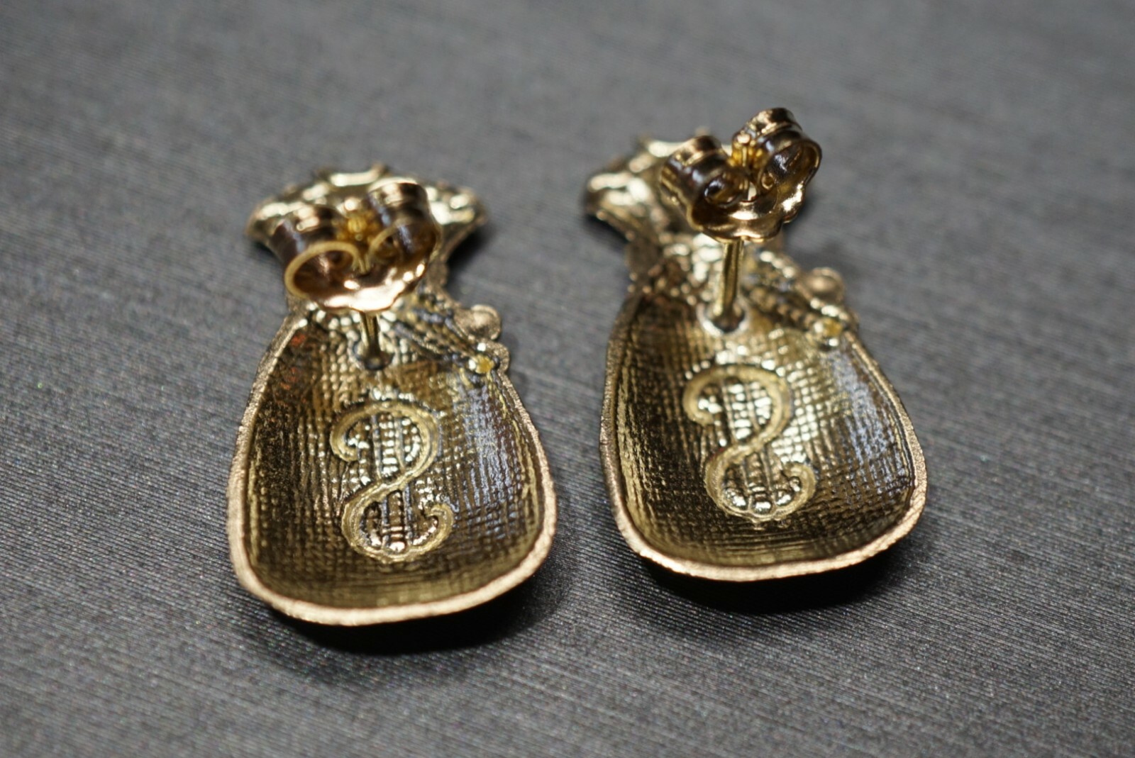 10K Solid Yellow Gold 0.75″ Diamond Cut Money Bag Stud Earrings.