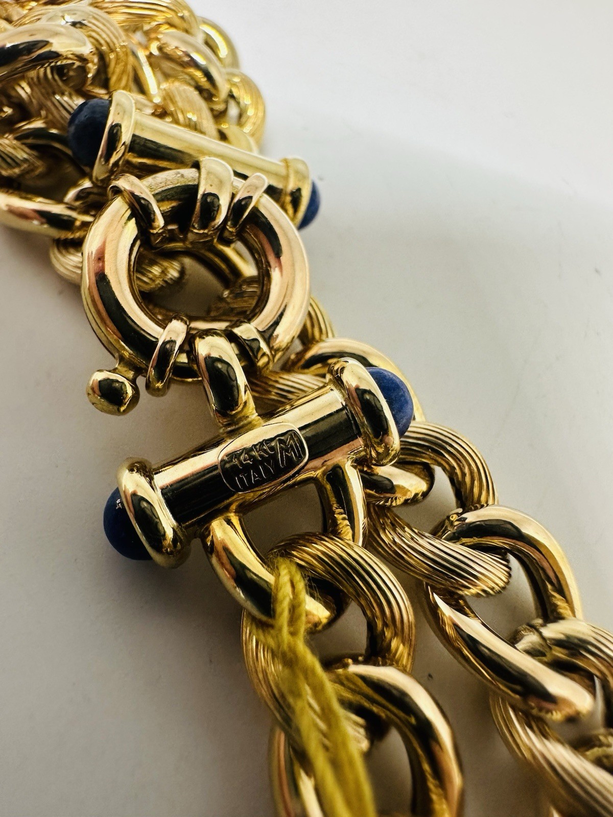 14k Gold Bracelet With Textured Links – Lapis Lazuli