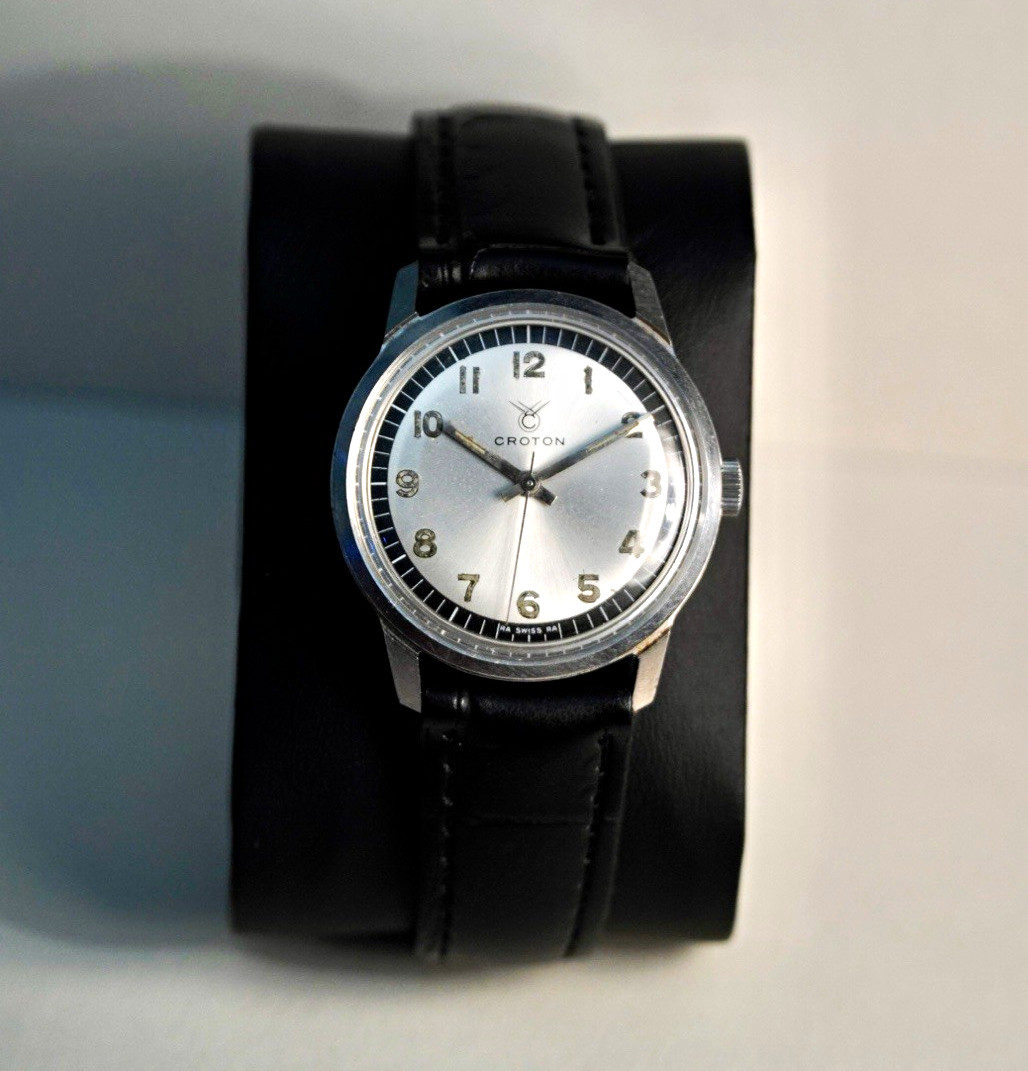 Croton Vintage Manual Wind 34mm Watch Silver Tuxedo Dial 17 Jewels Running