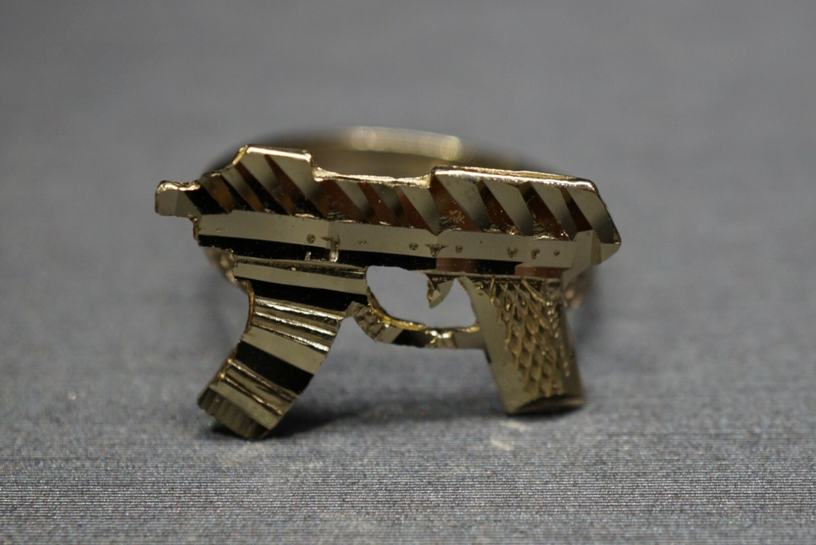 10K Solid Yellow Gold Diamond Cut UZI Gun Ring. Size 7