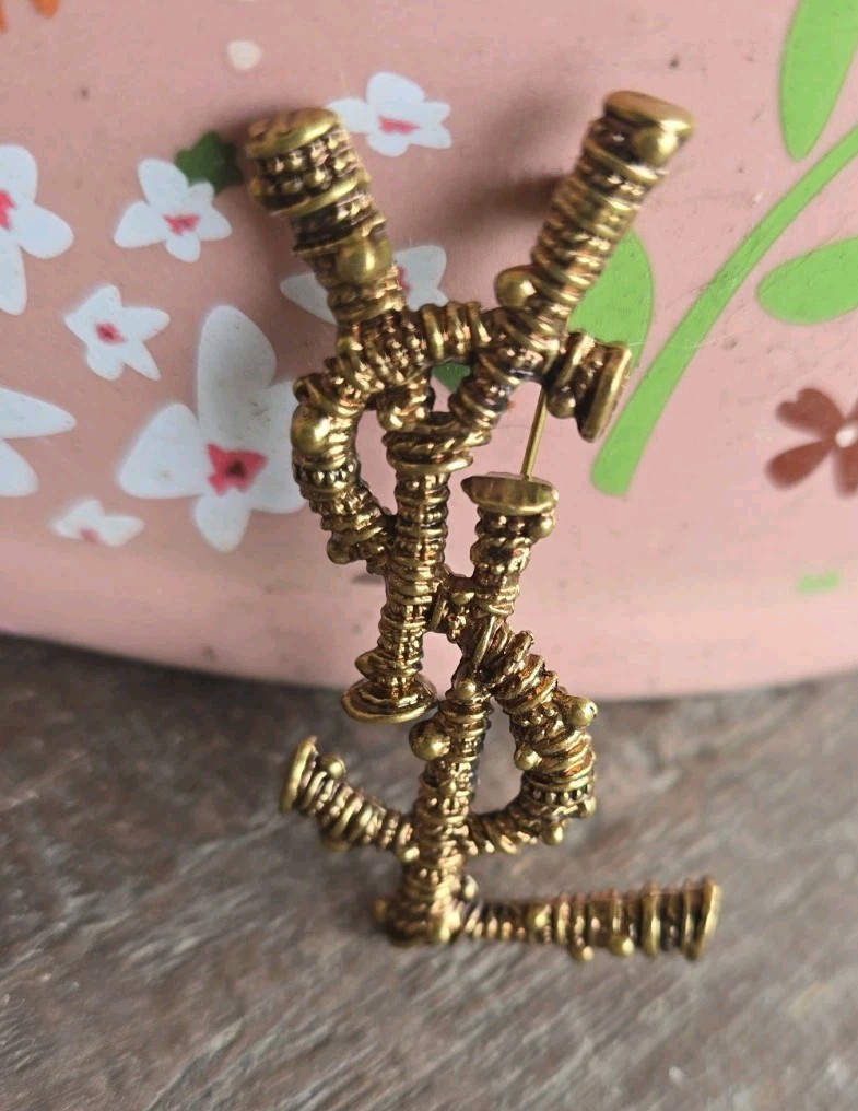 YSL Yes Saint Laurent Paris Vintage Brooch Pin Brass Tone BEAUTIFUL