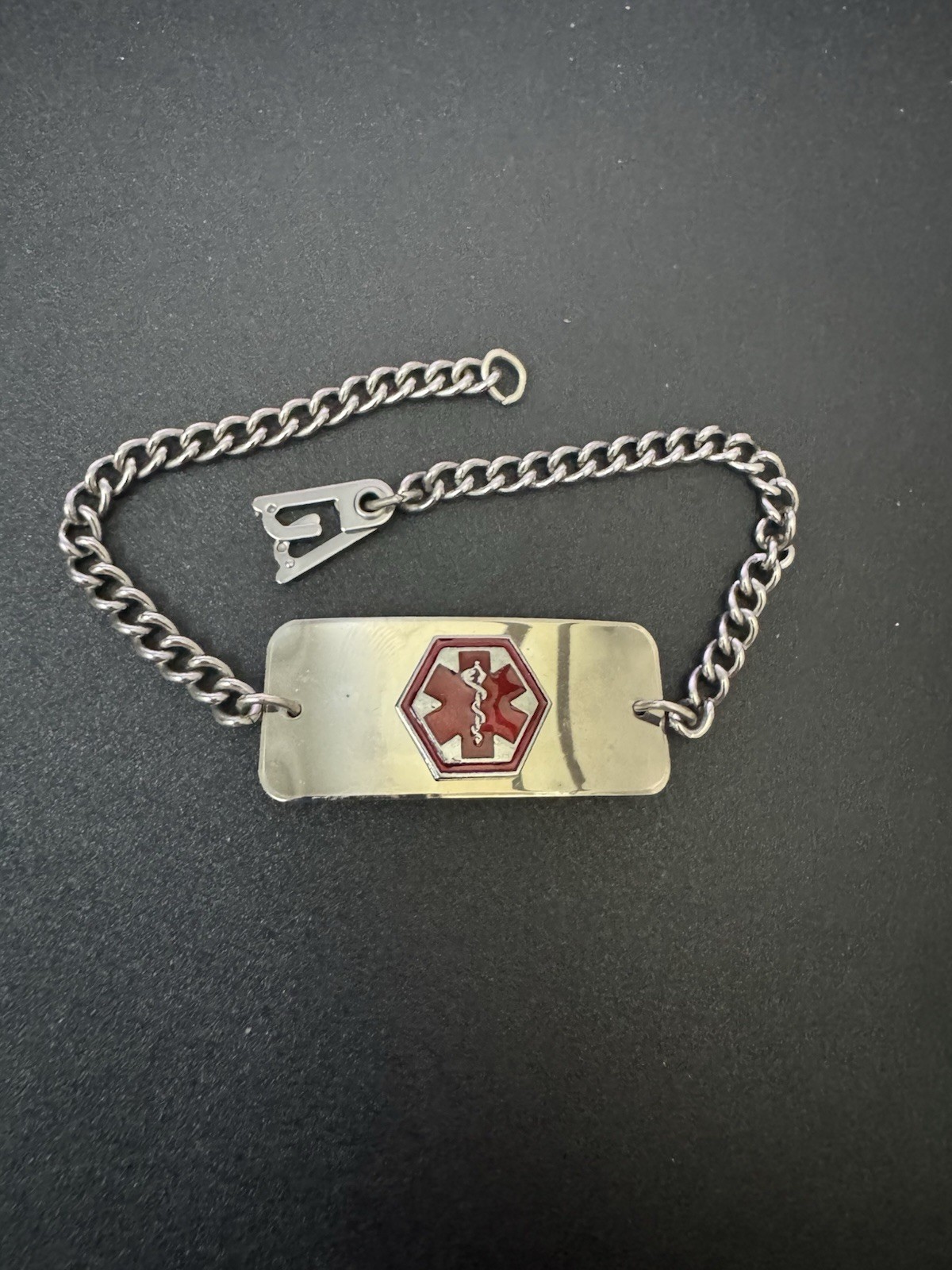 Diabetic Medical Alert ID Identification 8.25″ Easy Clasp Engraved Bracelet W9