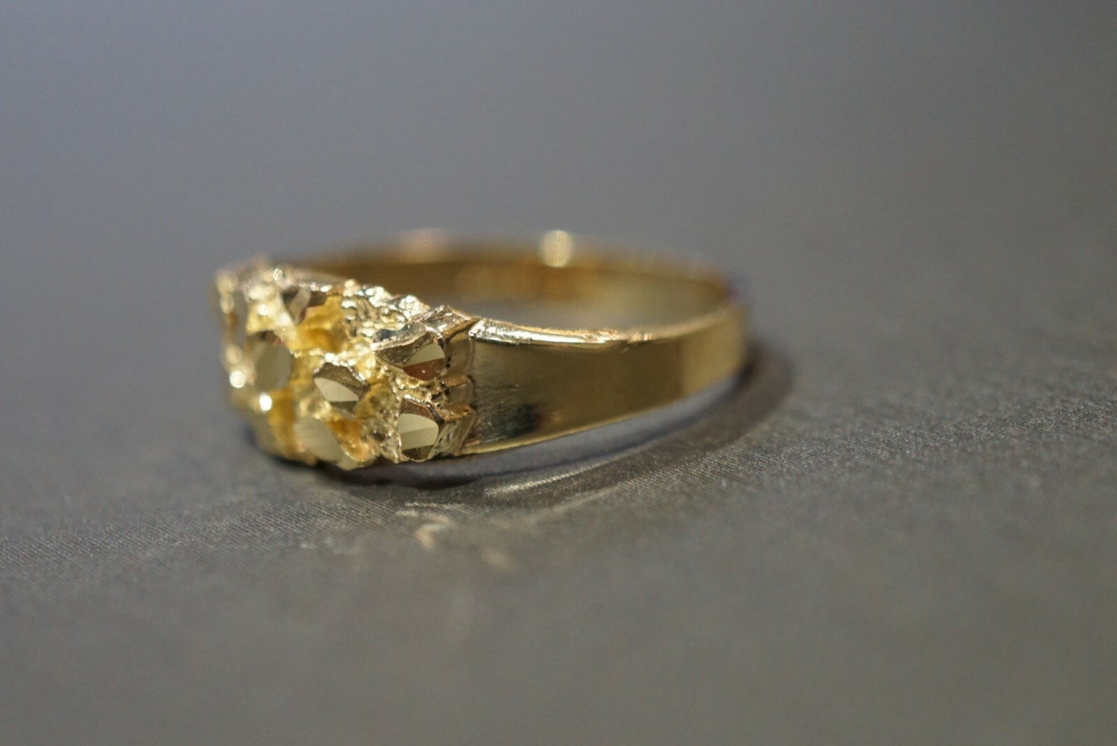 10K Solid Yellow Gold 6.8MM Diamond Cut Men Women Children Nugget Ring. Size 6