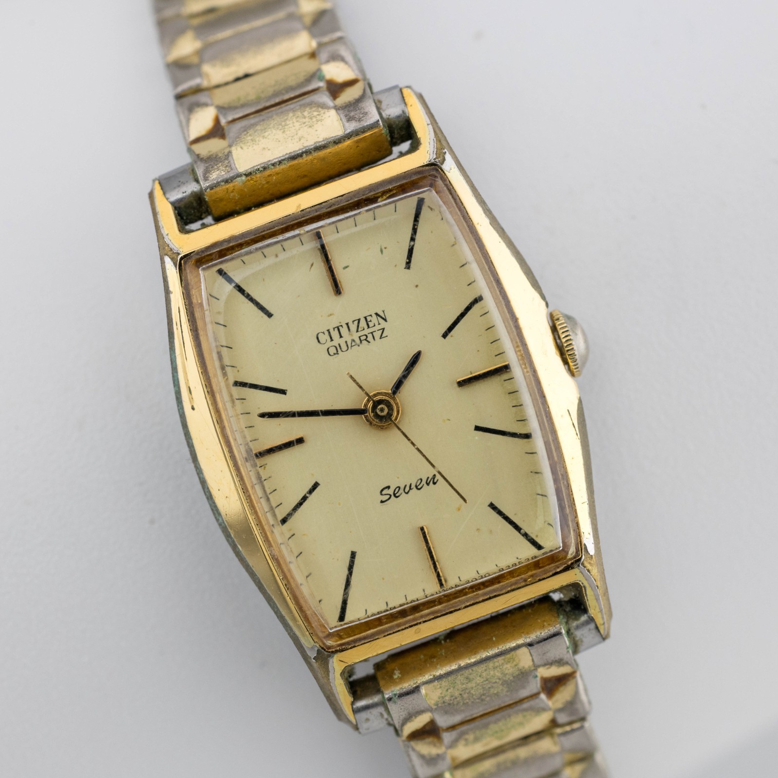 Vintage CITIZEN Seven 2030-041674 Quartz Women’s Watch Sz. 6 3/4″ New Battery