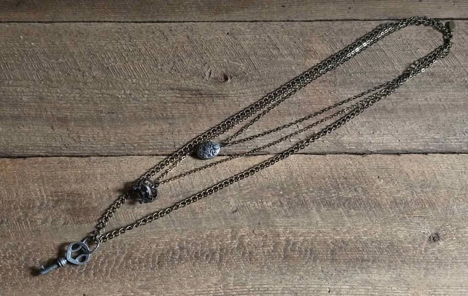 2011 Twilight Saga Breaking Dawn Part 2 Alice Cullen Prop Replica Necklace