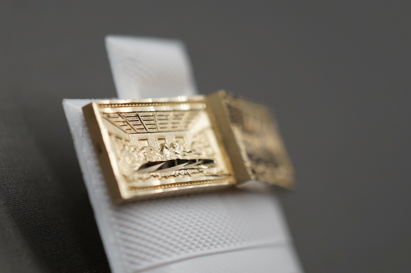 10K Solid Yellow Gold 0.5″ Diamond Cut Rectangle Last Supper Stud Earrings.