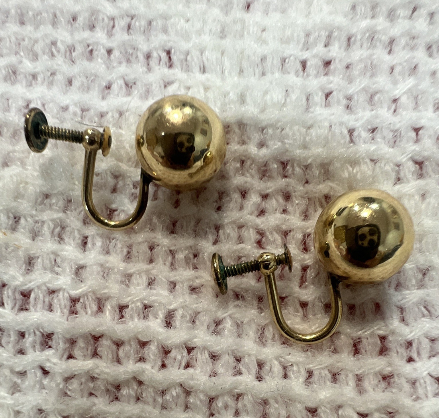 12K Yellow Gold Round Ball Stud Earrings Screw Back Closure Signed No Stone