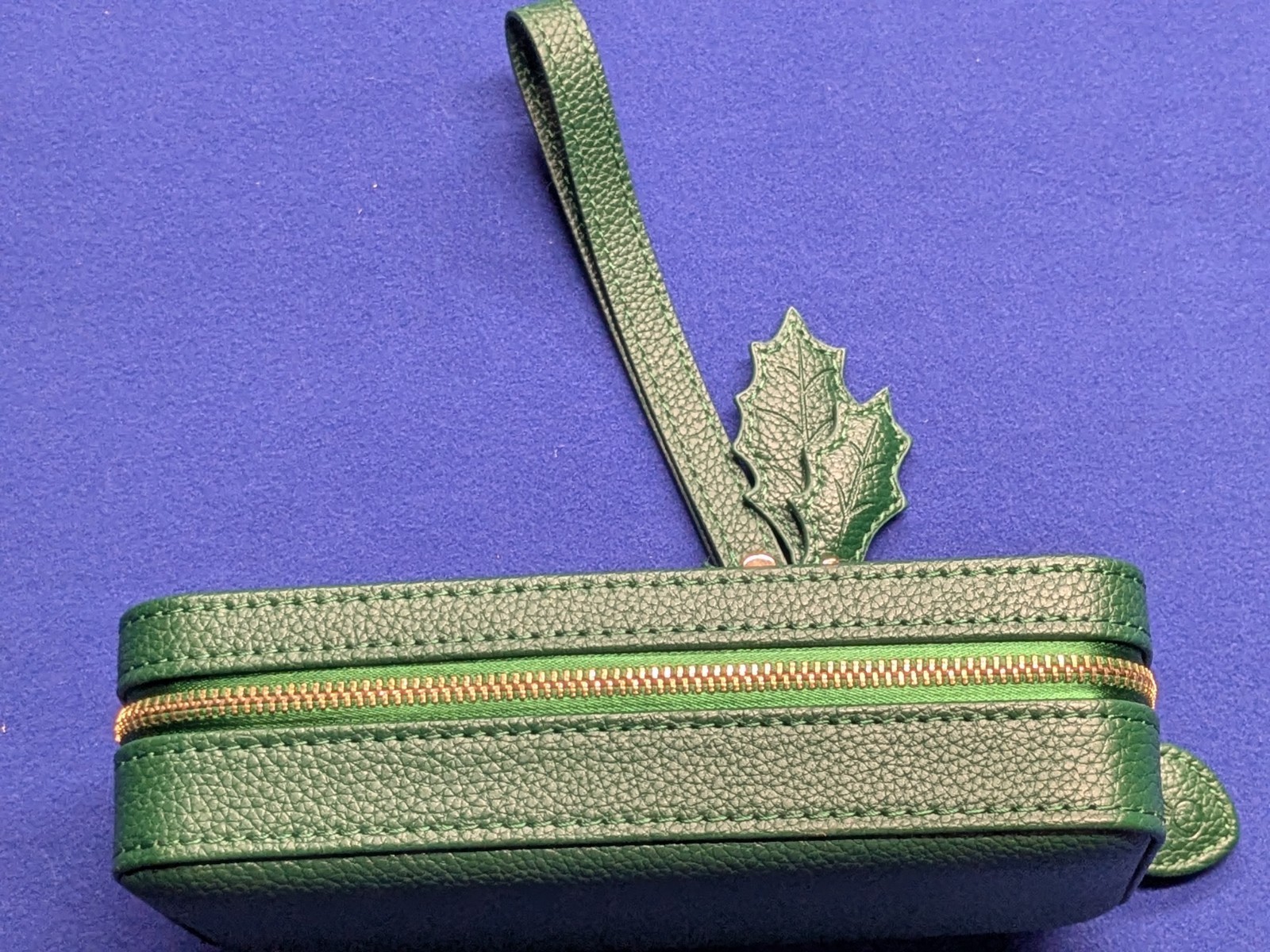 PANDORA Limited Edition Green Leather Travel Jewelry Case Wristlet Pouch Leaf.