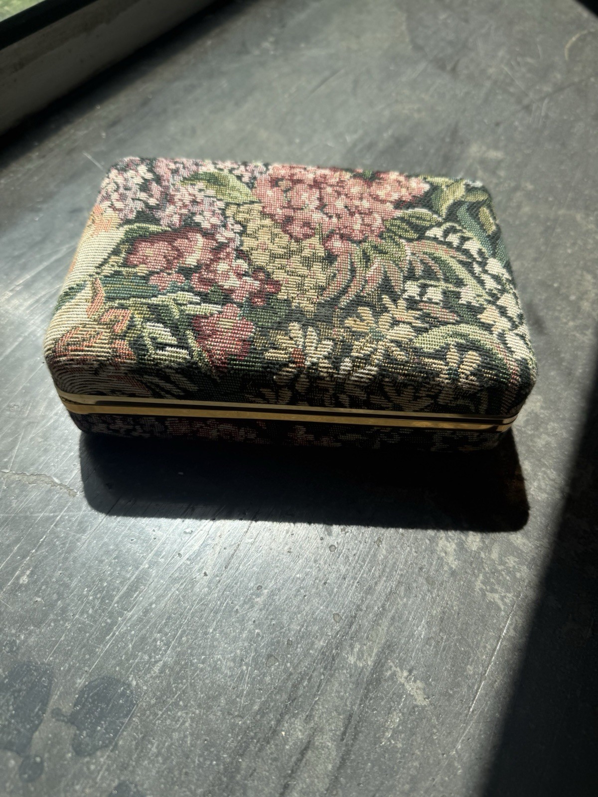 Vintage Floral Clamshell Tapestry Travel Jewlery Box With Mirror