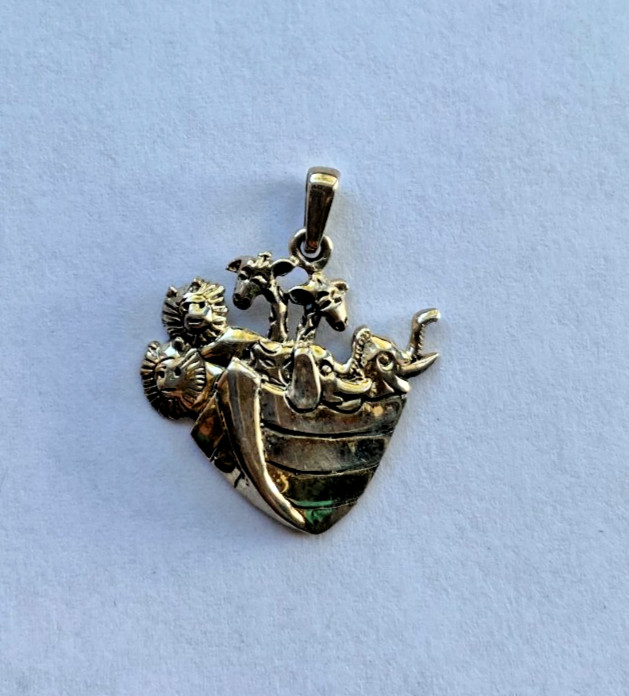 Signed SU 925 Sterling Silver Noahs Ark Pendant Charm Boat Lion Giraffe Elephant