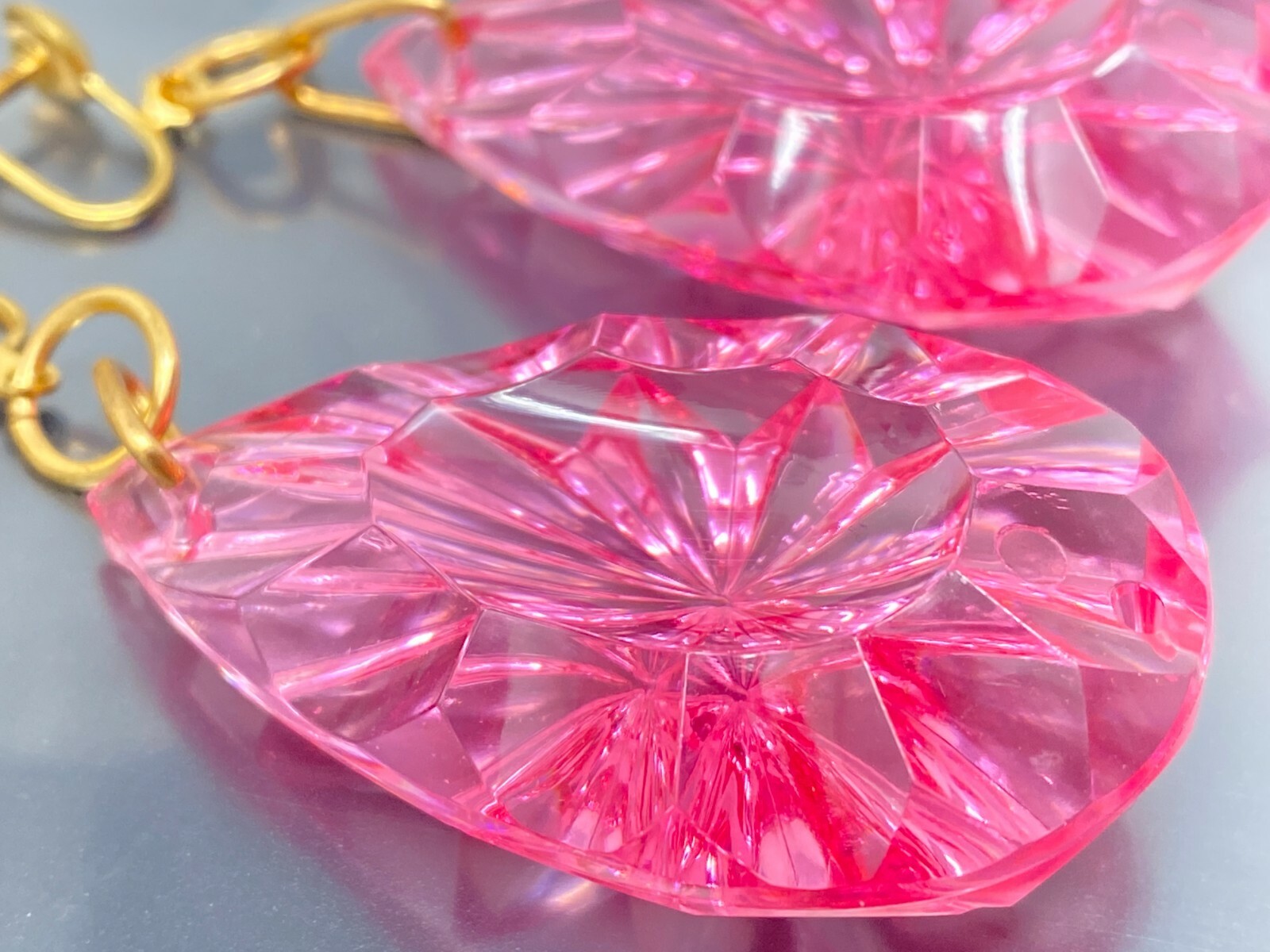 Vintage Pink Acrylic Lucite Dangling Large Gold tone Screw back Earrings