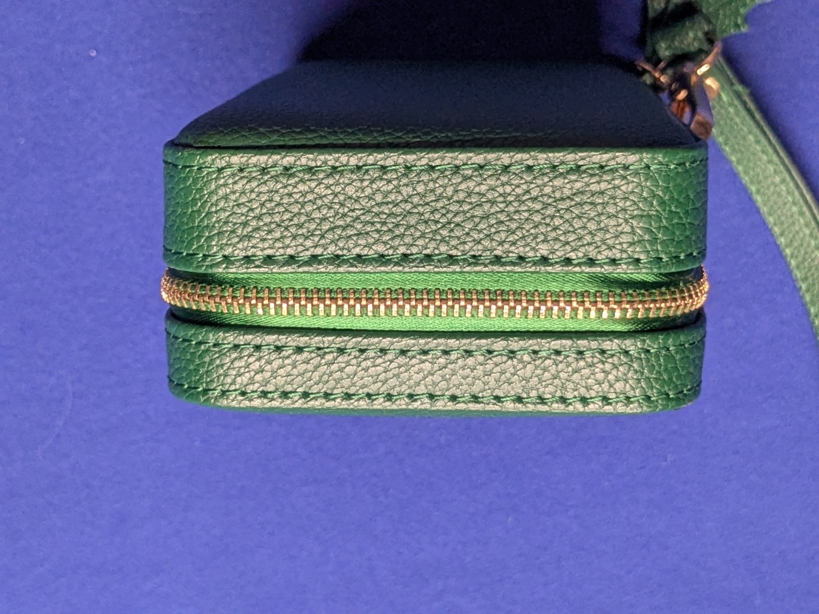 PANDORA Limited Edition Green Leather Travel Jewelry Case Wristlet Pouch Leaf.