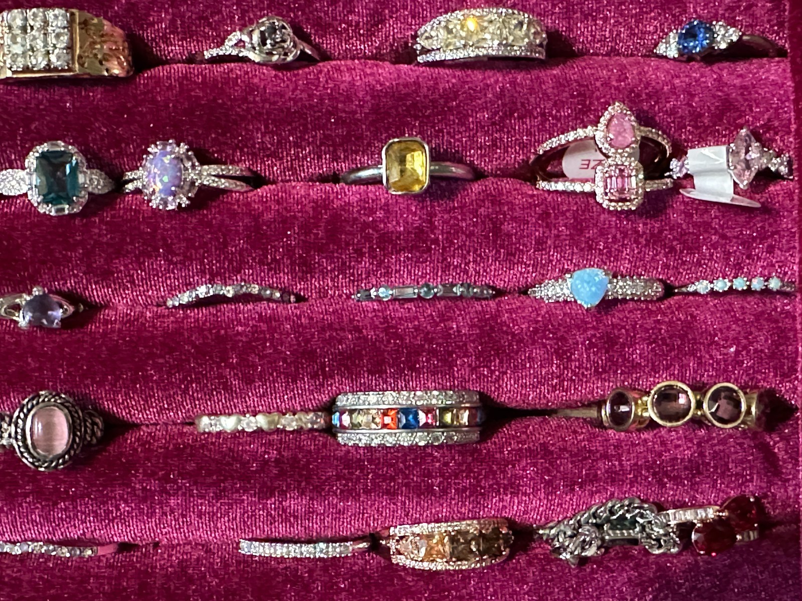 90+ Fashion Costume Jewelry Sparkly Rings-Size: 11 -New-Attention Performers!