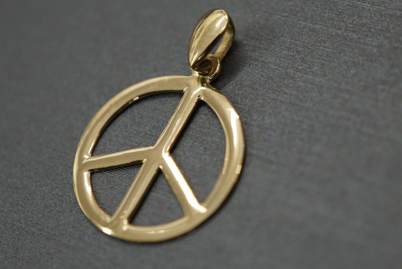 14K Solid Yellow Gold Polished 0.75″ Small Peace Sign Charm Pendant.